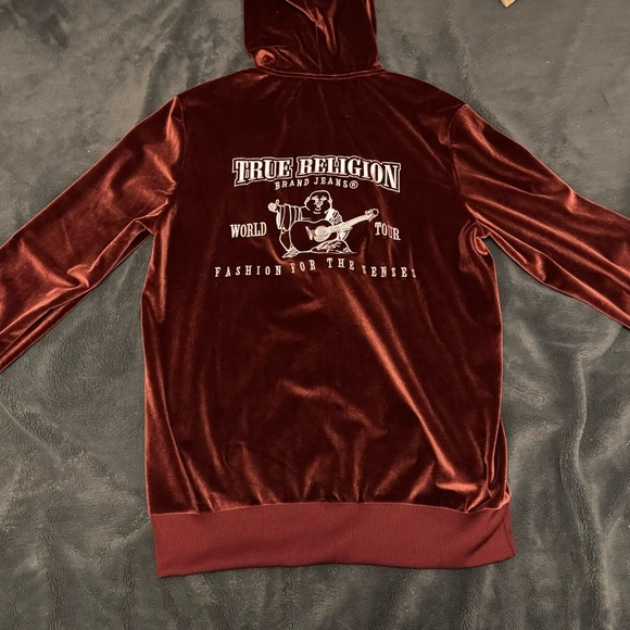 Size Medium
New Condition - Picture 2 of 4